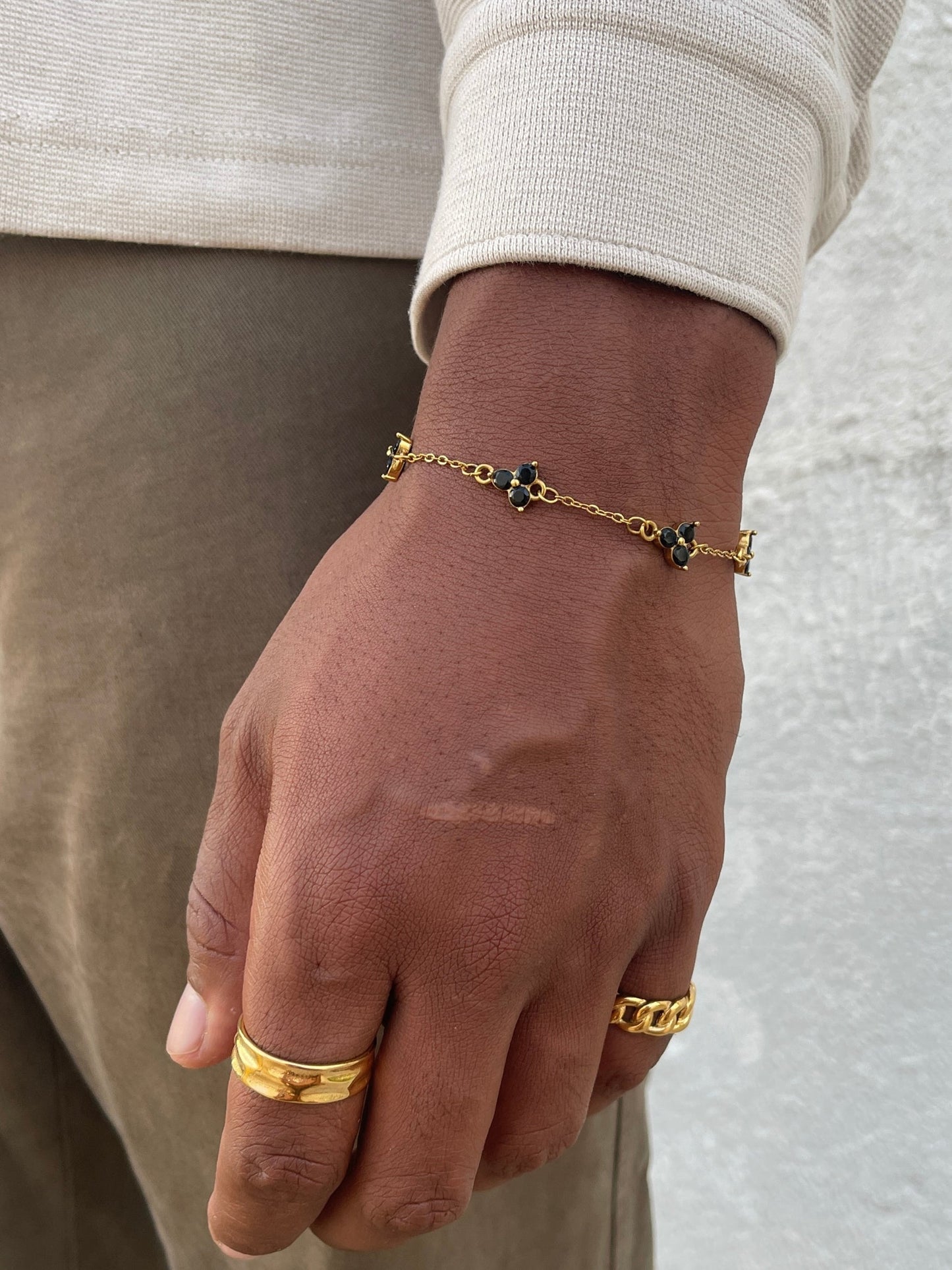 Seralyn™ MIDNIGHT CLOVER BRACELET | 18K Gold