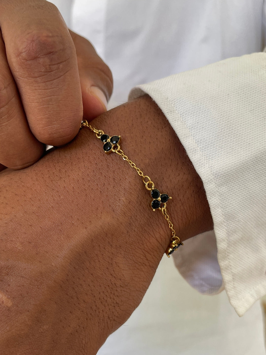 Seralyn™ MIDNIGHT CLOVER BRACELET | 18K Gold