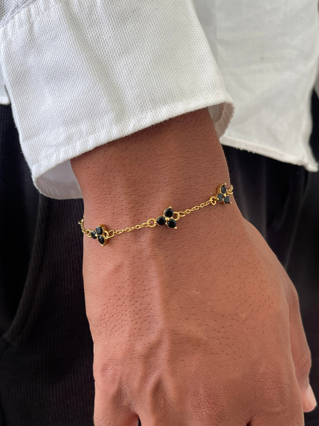 Seralyn™ MIDNIGHT CLOVER BRACELET | 18K Gold