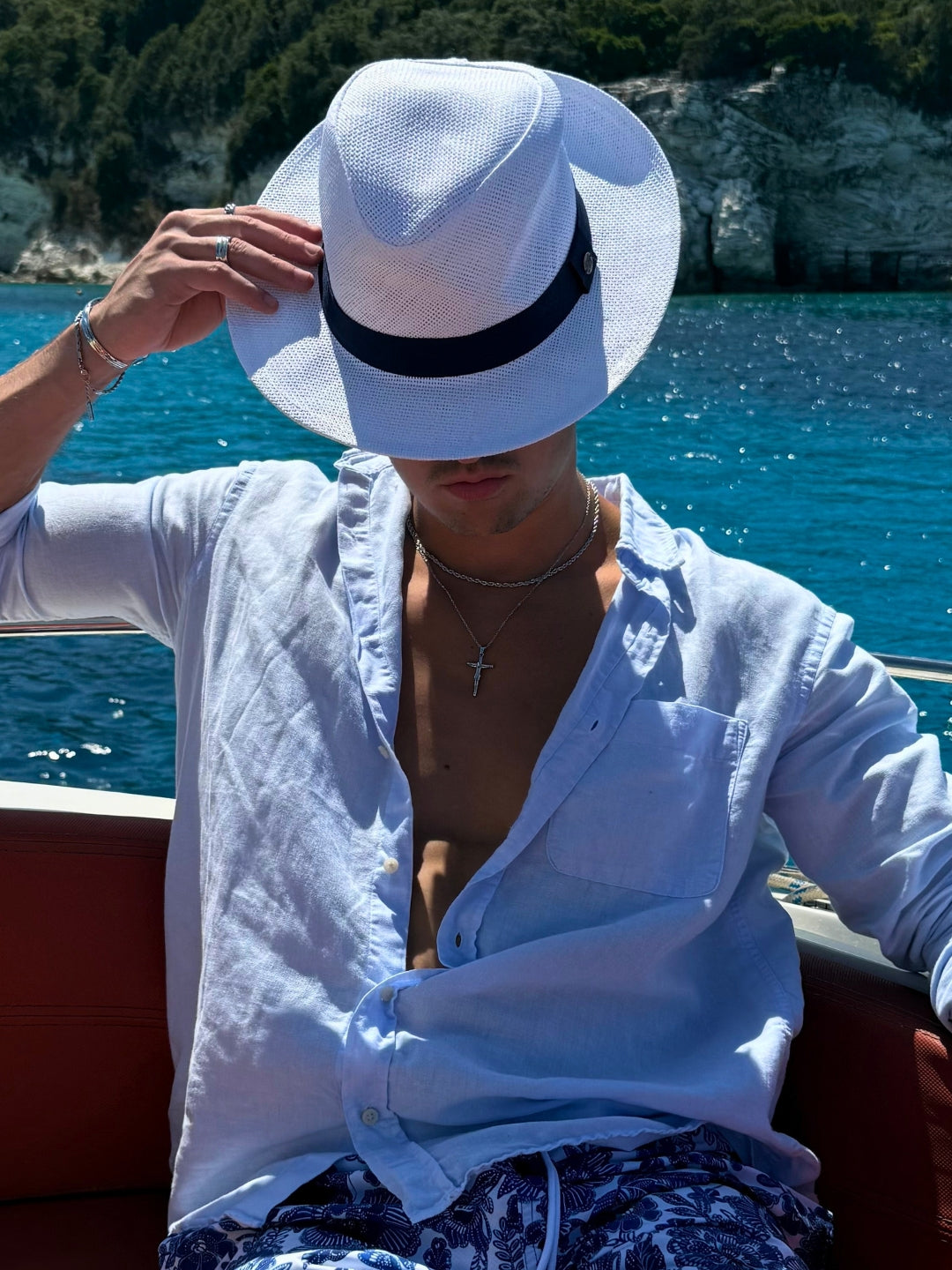 Seralyn™ CRUCIFIX CHAIN | Silver